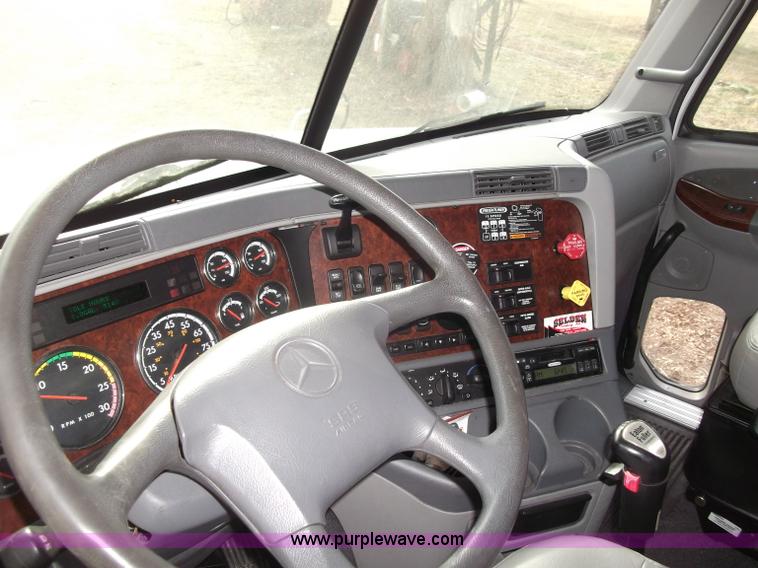 image for item B5076 2004 Freightliner ST120 semi truck