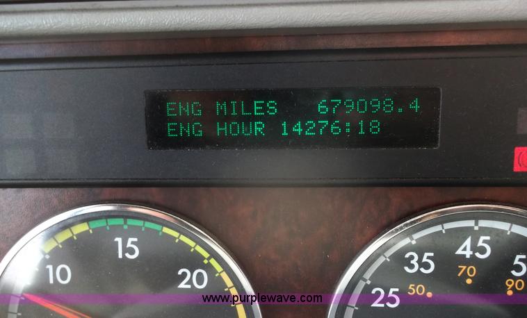 image for item B5076 2004 Freightliner ST120 semi truck