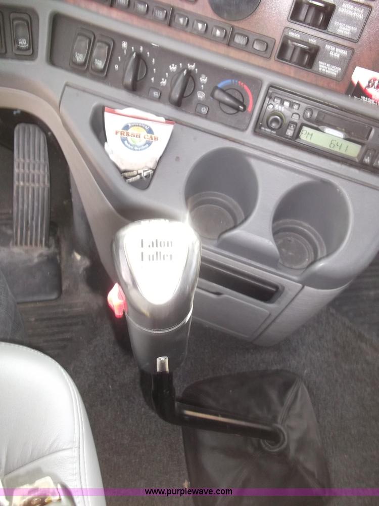 image for item B5076 2004 Freightliner ST120 semi truck