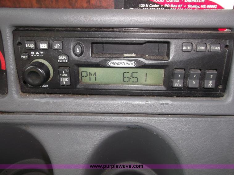 image for item B5076 2004 Freightliner ST120 semi truck