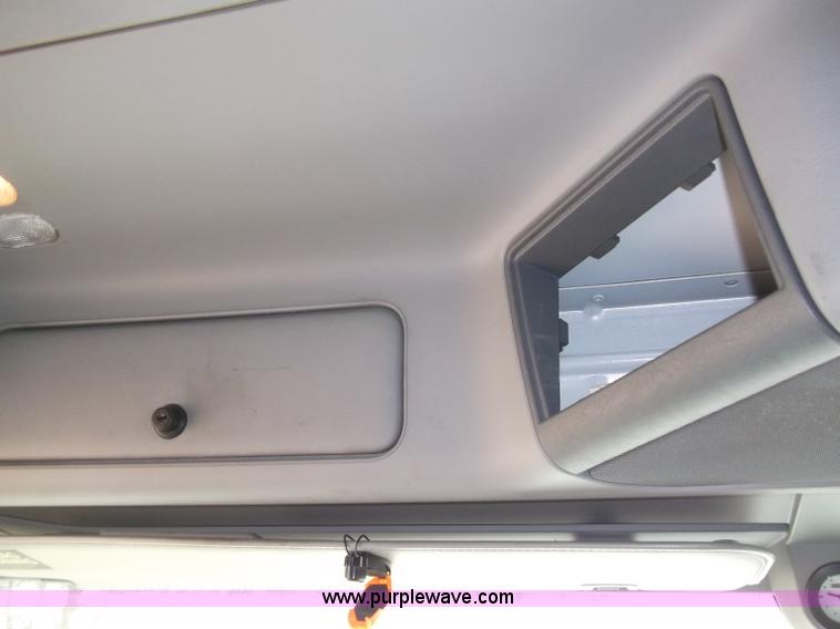 image for item B5076 2004 Freightliner ST120 semi truck