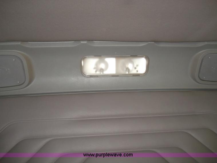 image for item B5076 2004 Freightliner ST120 semi truck