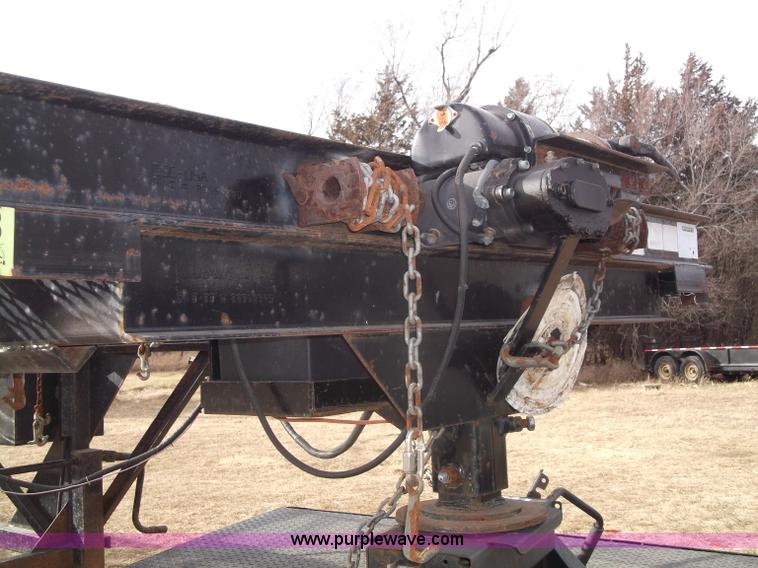 image for item B5077 2007 Kaufman W56 Wedge fifth wheel car hauler