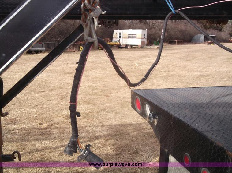 image for item B5077 2007 Kaufman W56 Wedge fifth wheel car hauler