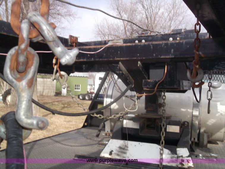 image for item B5077 2007 Kaufman W56 Wedge fifth wheel car hauler