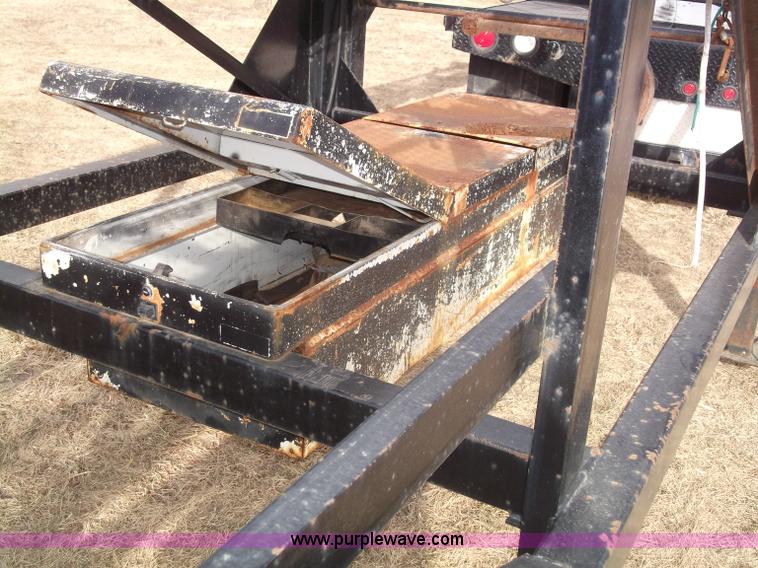 image for item B5077 2007 Kaufman W56 Wedge fifth wheel car hauler