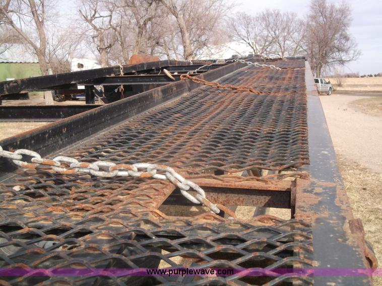 image for item B5077 2007 Kaufman W56 Wedge fifth wheel car hauler