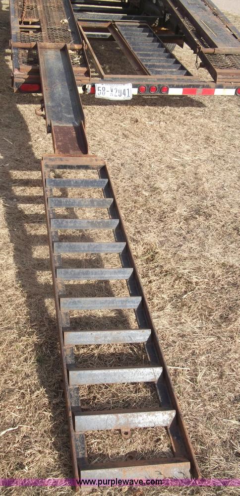 image for item B5077 2007 Kaufman W56 Wedge fifth wheel car hauler