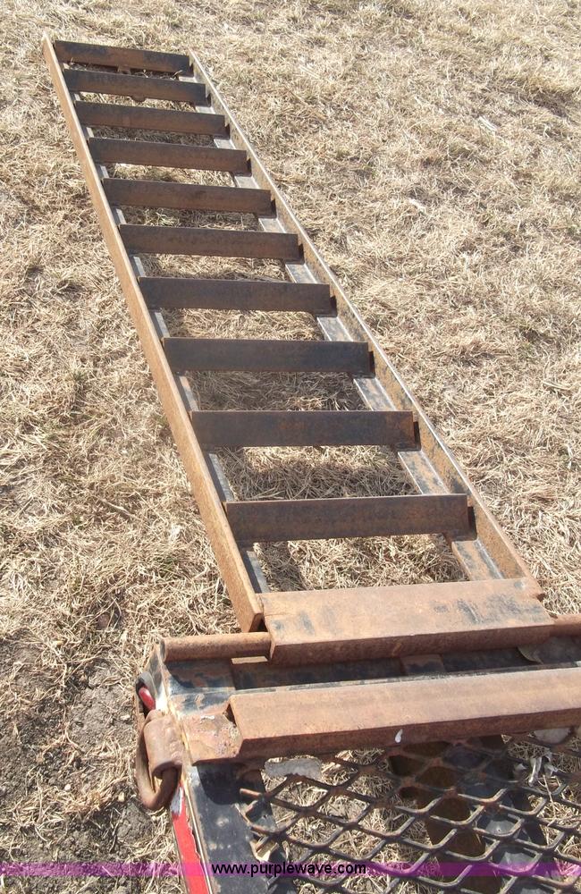 image for item B5077 2007 Kaufman W56 Wedge fifth wheel car hauler