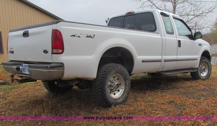 image for item B7014 1999 Ford F250 XLT Super Duty  pickup truck