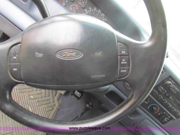 image for item B7014 1999 Ford F250 XLT Super Duty  pickup truck