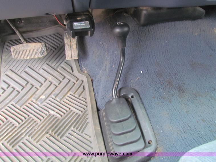 image for item B7014 1999 Ford F250 XLT Super Duty  pickup truck