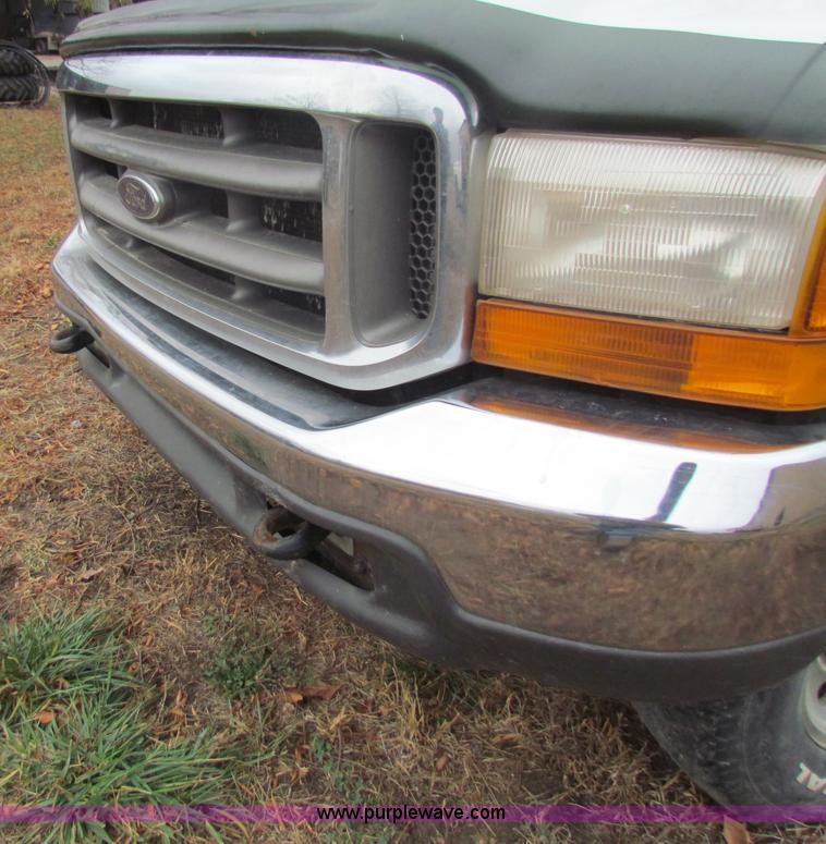 image for item B7014 1999 Ford F250 XLT Super Duty  pickup truck