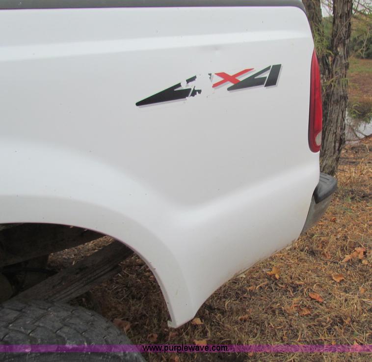 image for item B7014 1999 Ford F250 XLT Super Duty  pickup truck