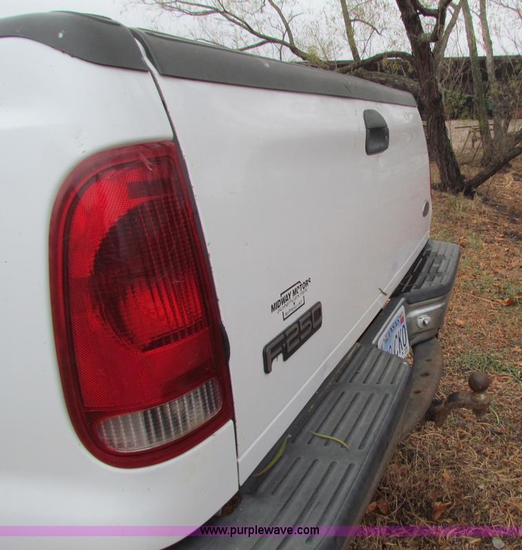 image for item B7014 1999 Ford F250 XLT Super Duty  pickup truck