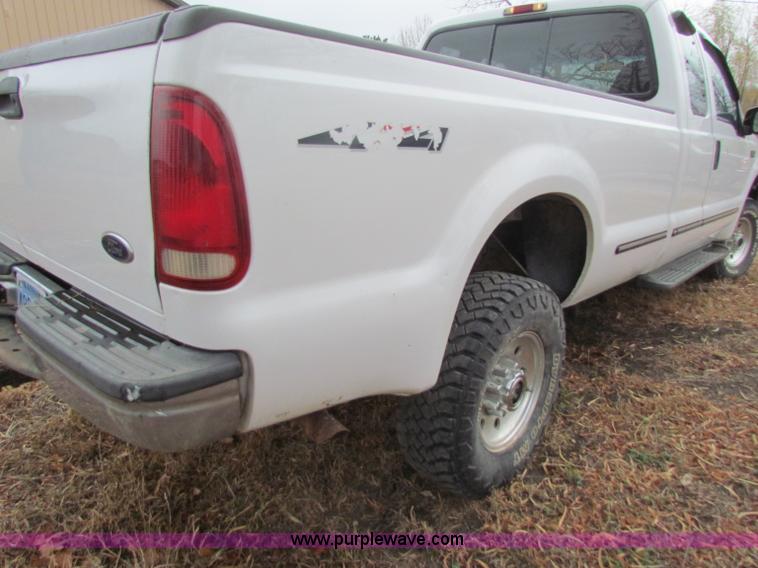 image for item B7014 1999 Ford F250 XLT Super Duty  pickup truck