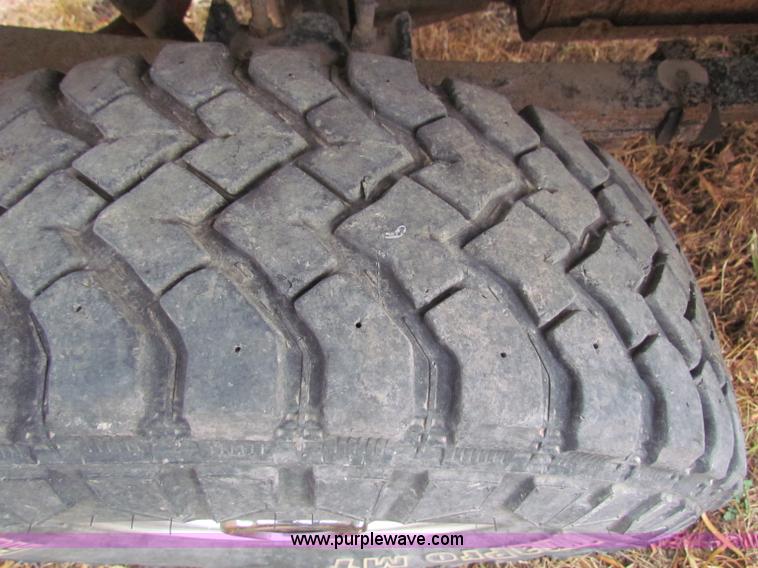 image for item B7014 1999 Ford F250 XLT Super Duty  pickup truck