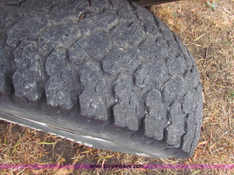 image for item B7014 1999 Ford F250 XLT Super Duty  pickup truck