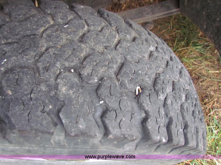 image for item B7014 1999 Ford F250 XLT Super Duty  pickup truck