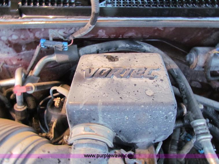 image for item B7044 1998 GMC Suburban SUV