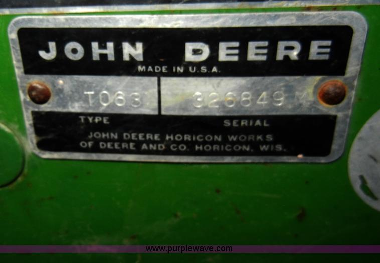 image for item B9486 John Deere 110 lawn mower