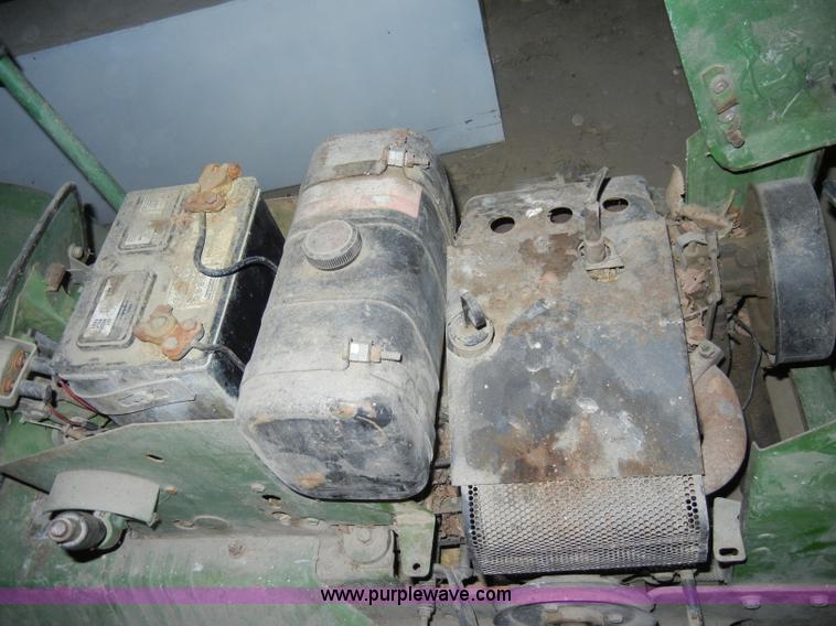 image for item B9486 John Deere 110 lawn mower