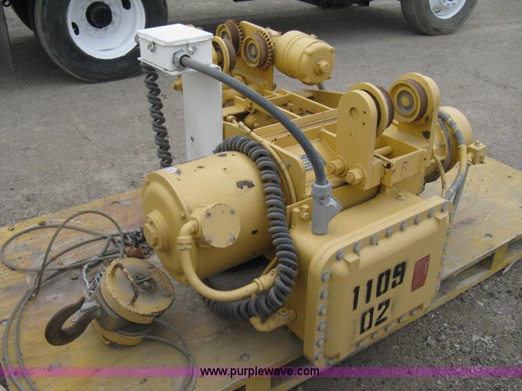 image for item B9647 Shepard Niles trolley mounted hoist