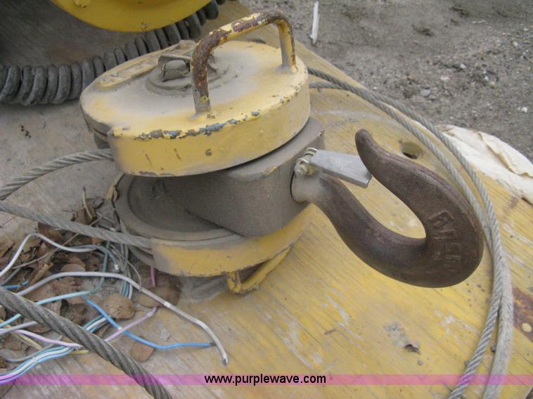 image for item B9647 Shepard Niles trolley mounted hoist