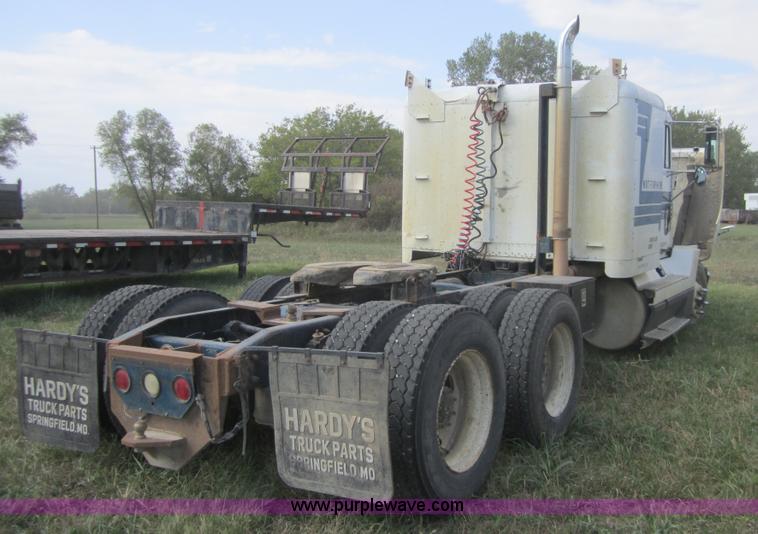 image for item C5085 1994 Freightliner FLD semi truck