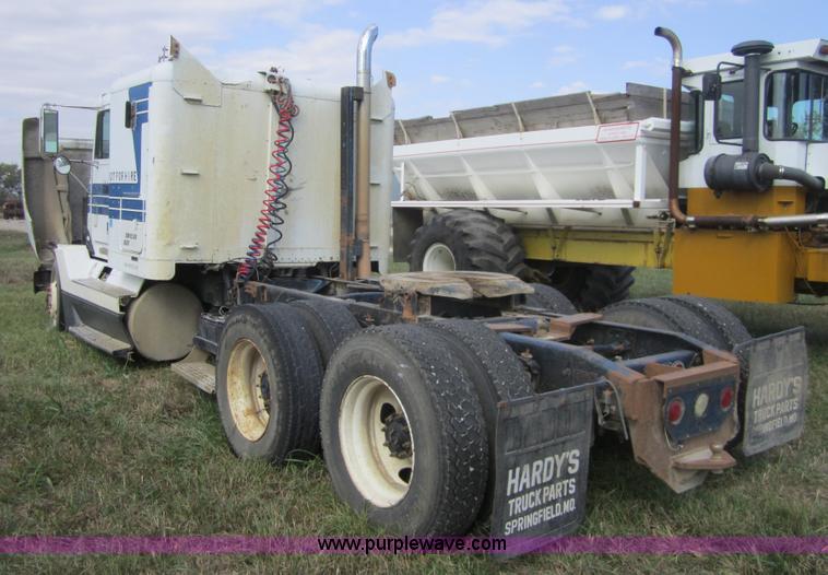 image for item C5085 1994 Freightliner FLD semi truck