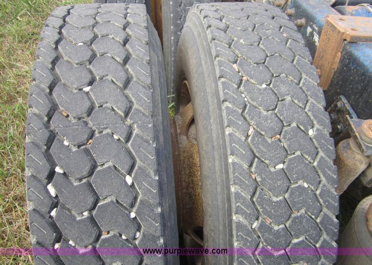 image for item C5085 1994 Freightliner FLD semi truck