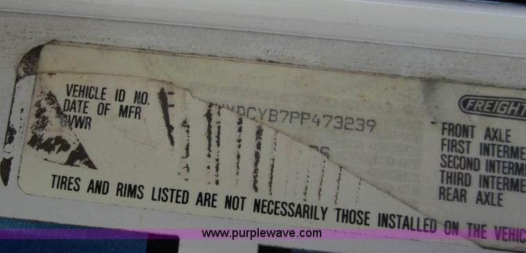 image for item C5085 1994 Freightliner FLD semi truck