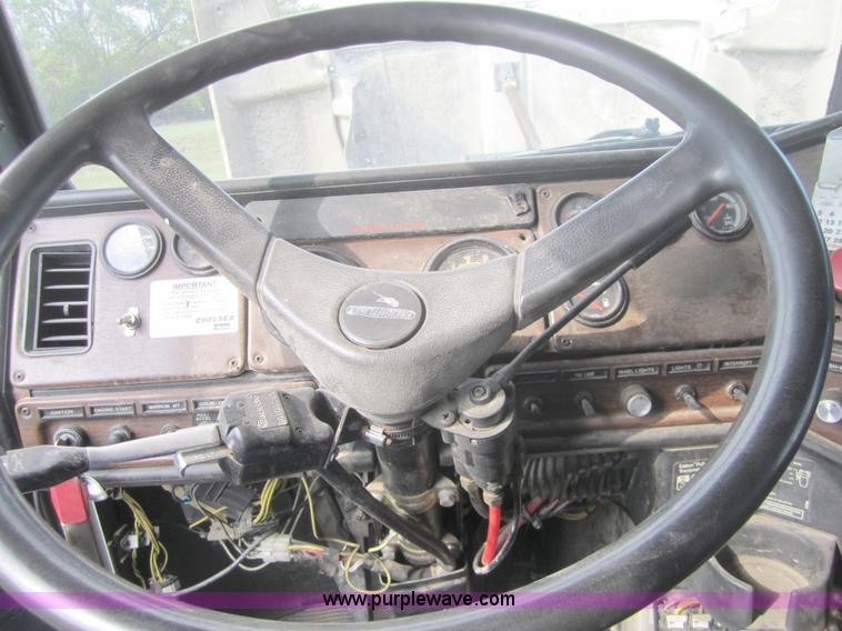 image for item C5085 1994 Freightliner FLD semi truck