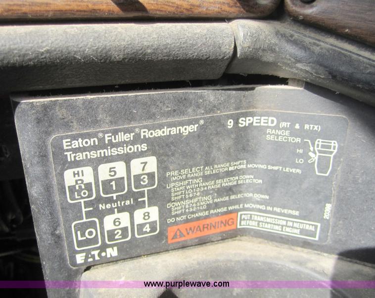 image for item C5085 1994 Freightliner FLD semi truck