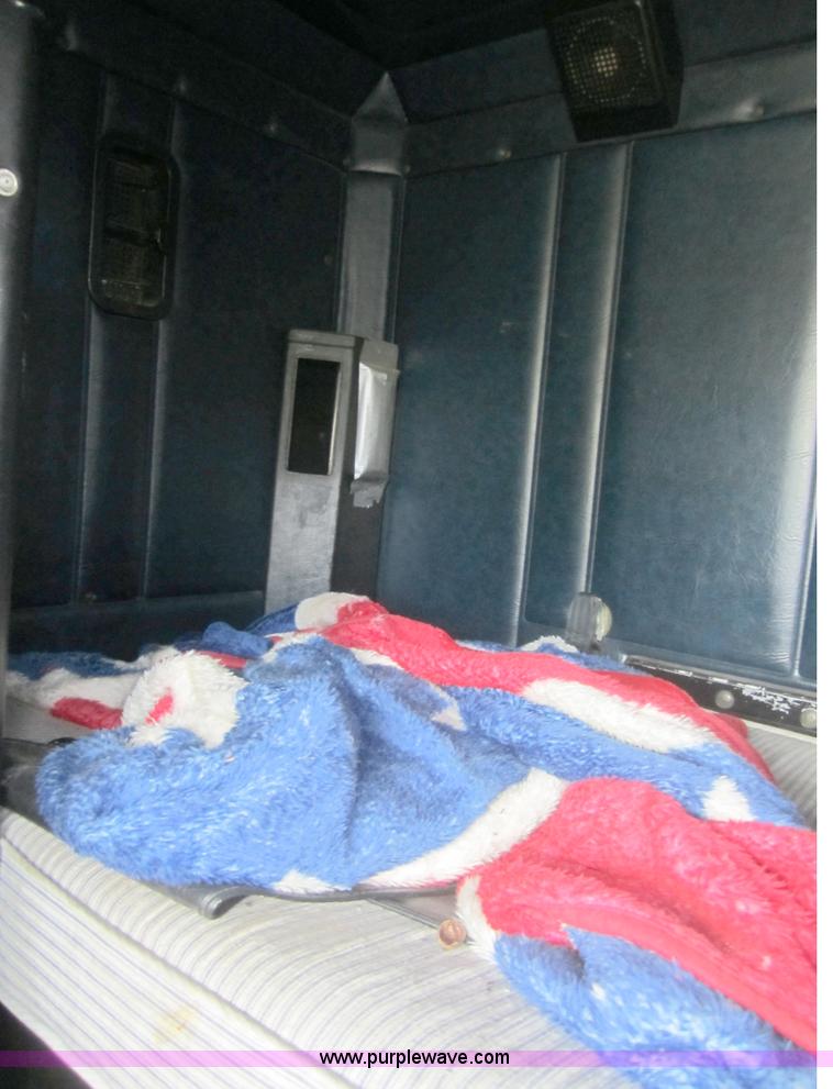 image for item C5085 1994 Freightliner FLD semi truck