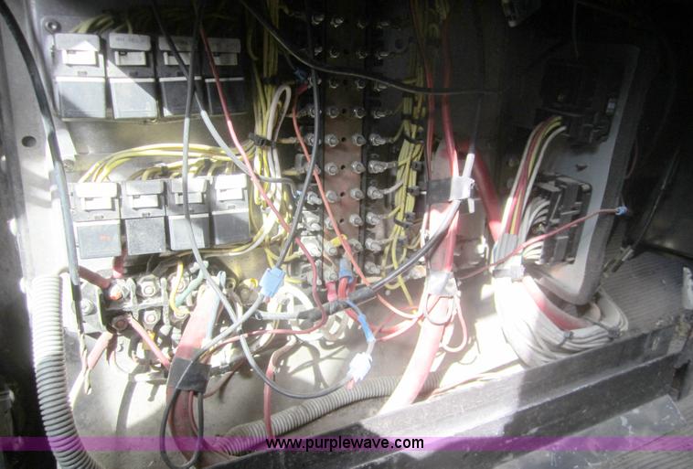 image for item C5085 1994 Freightliner FLD semi truck