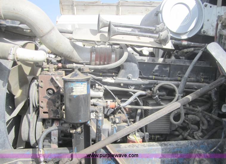 image for item C5085 1994 Freightliner FLD semi truck