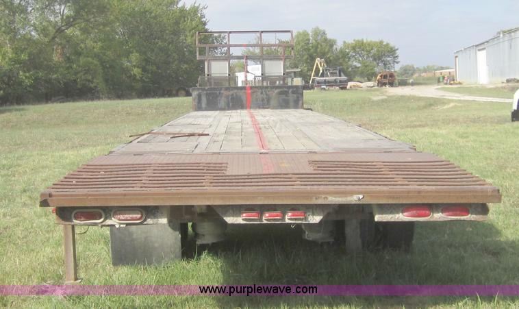 image for item C5086 1993 Trail King 53' step deck trailer