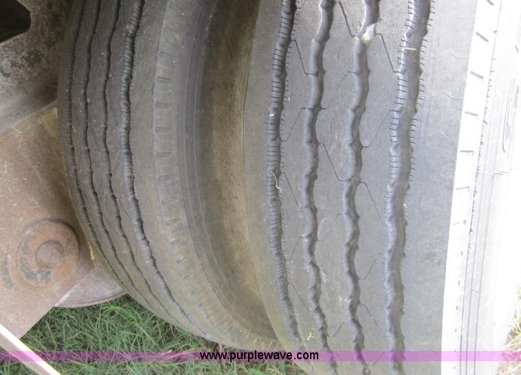 image for item C5086 1993 Trail King 53' step deck trailer