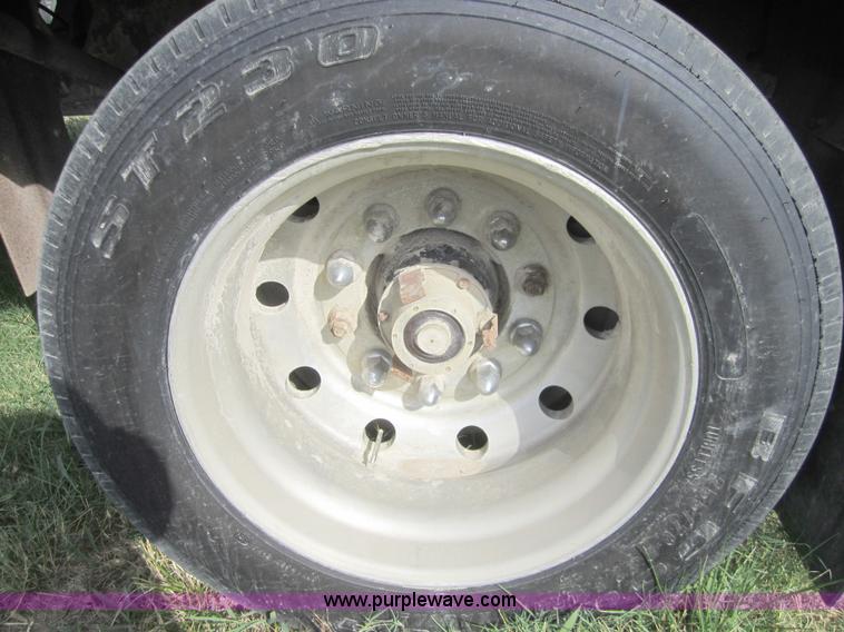 image for item C5086 1993 Trail King 53' step deck trailer