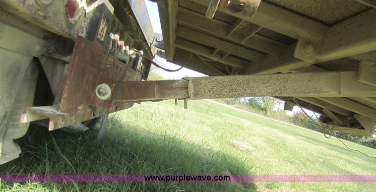 image for item C5086 1993 Trail King 53' step deck trailer