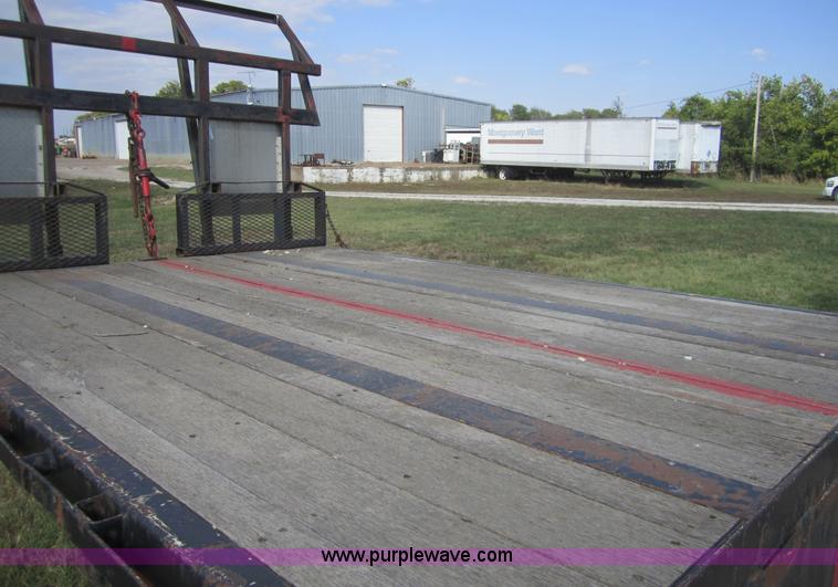 image for item C5086 1993 Trail King 53' step deck trailer