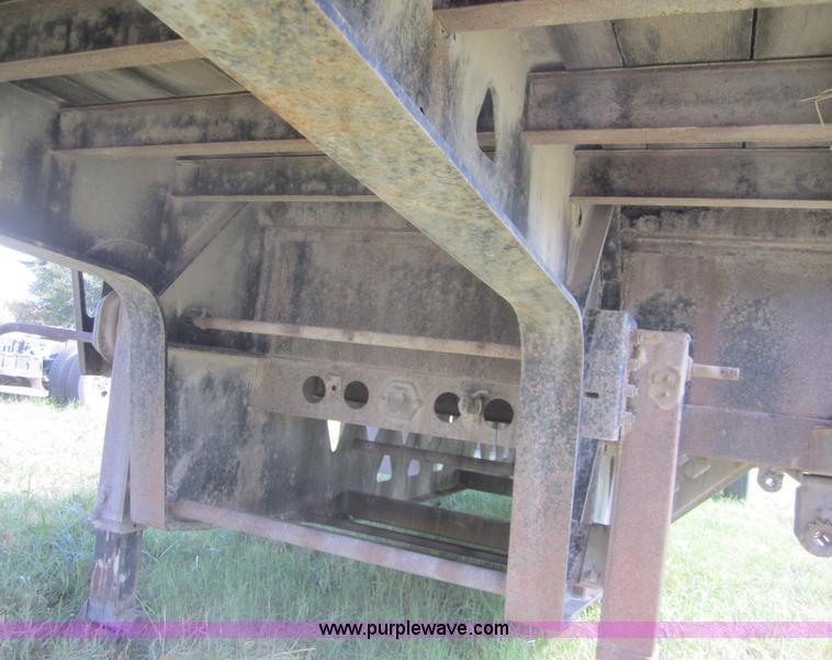 image for item C5086 1993 Trail King 53' step deck trailer