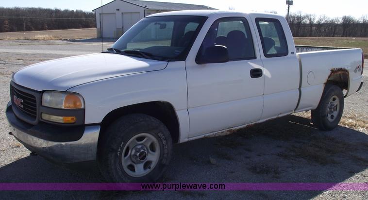 image for item C5884 2000 GMC Sierra 1500 SL extended cab pickup truck