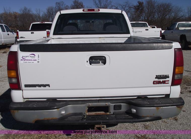 image for item C5884 2000 GMC Sierra 1500 SL extended cab pickup truck