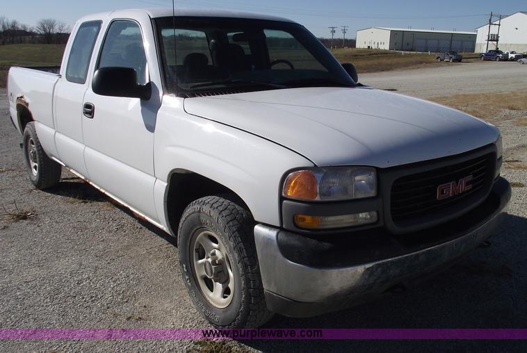 image for item C5884 2000 GMC Sierra 1500 SL extended cab pickup truck