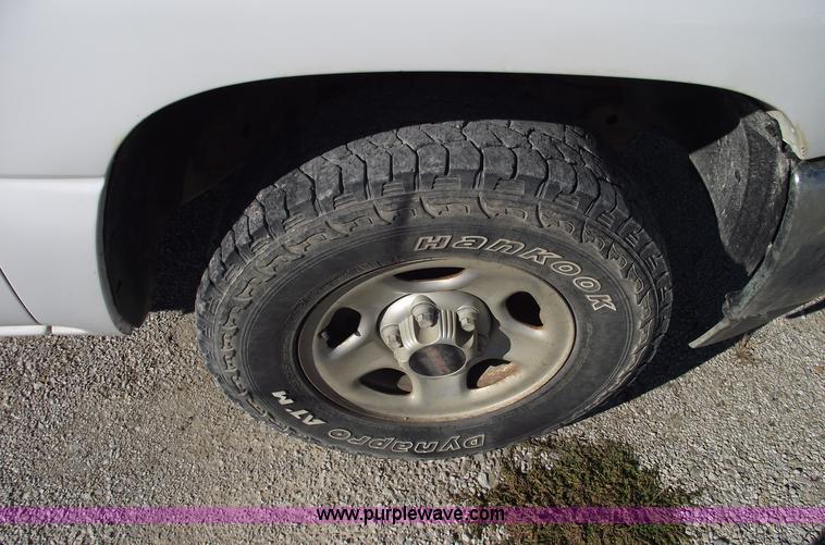 image for item C5884 2000 GMC Sierra 1500 SL extended cab pickup truck