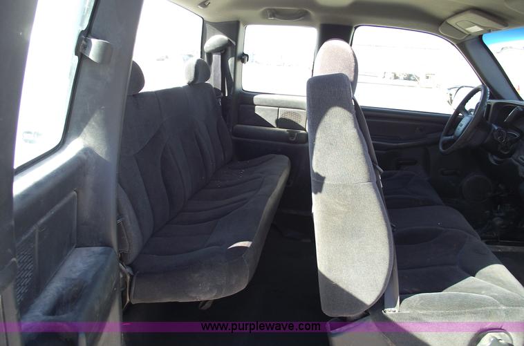 image for item C5884 2000 GMC Sierra 1500 SL extended cab pickup truck