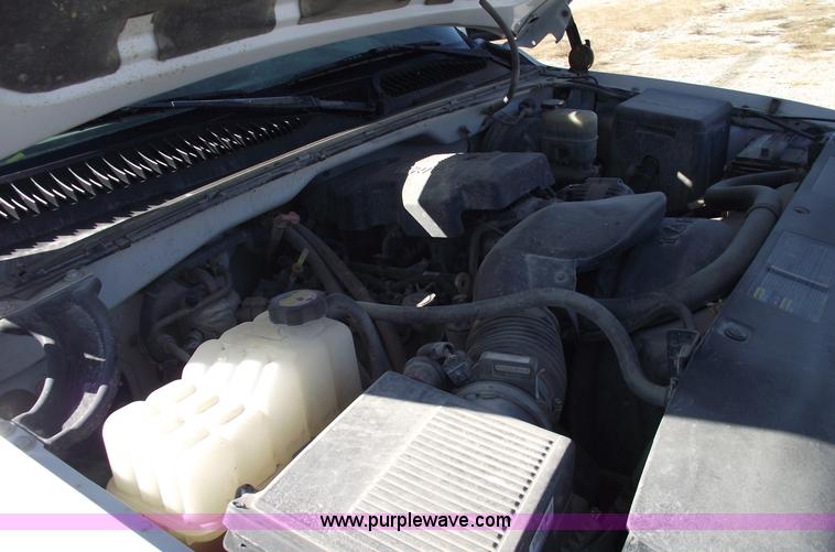 image for item C5884 2000 GMC Sierra 1500 SL extended cab pickup truck