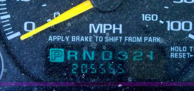 image for item C5884 2000 GMC Sierra 1500 SL extended cab pickup truck